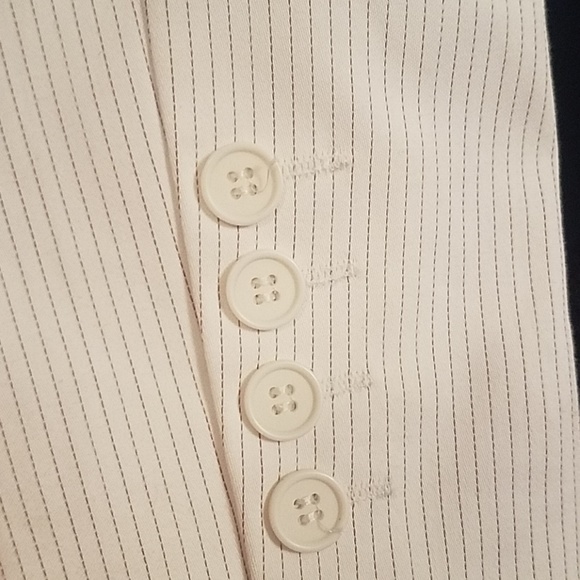 Suit - Picture 6 of 7